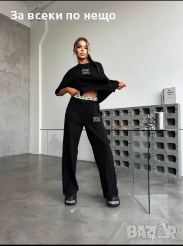 Miu Miu Дамски Черен Спортен Комплект Тениска И Долнище👚🩳Дамски Спортен Екип Миу Миу Код A540