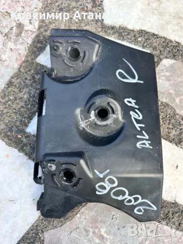 5P0807184A. Държач водач предна броня десен за Сеат Алтеа. 2005-2014г