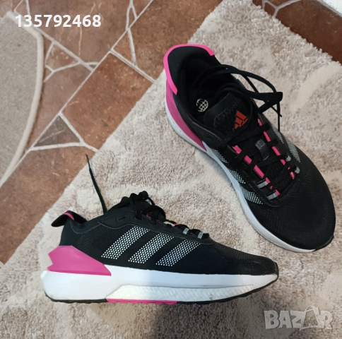 Дамски маратонки adidas AVRYN