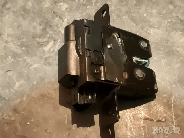 Заключващ механизъм, бравичка за багажник на RENAULT Clio III, Megane, Modus, снимка 3 - Части - 49332216