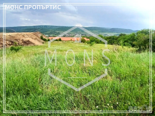 Поземлен имот на главен път София - Варна, до с. Леденик, снимка 2 - Парцели - 50537077