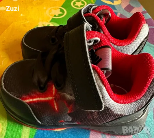 Нови оригинални Adidas Star Wars маратонки, снимка 5 - Детски маратонки - 48761130