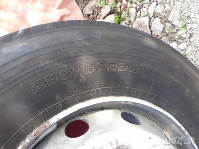 295/80/22.5, снимка 2 - Гуми и джанти - 26947711