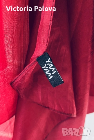 Луксозен копринен шал YAM YAM - OMBRE RUBY RED, снимка 3 - Шалове - 52924211