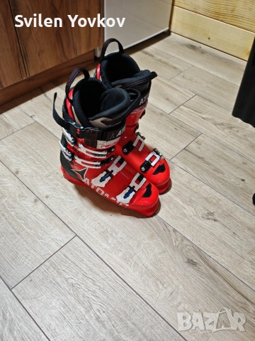 Продавам състезателни ски обувки fis Atomic , снимка 3 - Зимни спортове - 53609566
