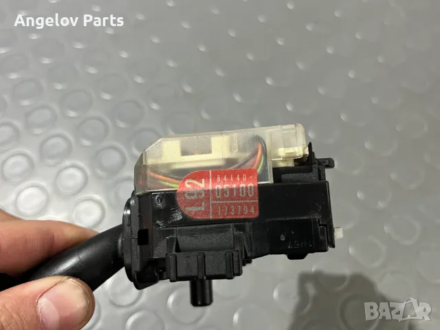 Лостчето на мигачите и фаровете за Toyota Avensis T25, снимка 5 - Части - 49642211