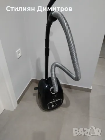 Прахосмукачка  BOSCH Serie4, снимка 2 - Прахосмукачки - 50116511
