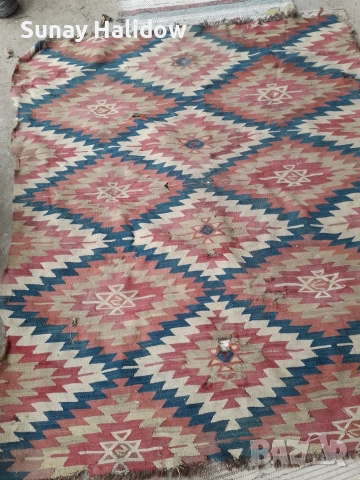Продавам стар античен килим