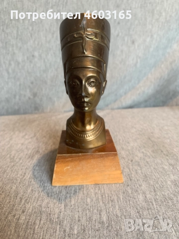 Статуя на Нефертити 