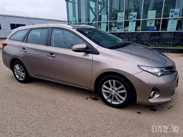 Тойота Аурис 1.3 i 2014г., снимка 2 - Автомобили и джипове - 50789072