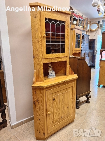 Винтидж ъглова витрина масив, снимка 2 - Секции и витрини - 51607102