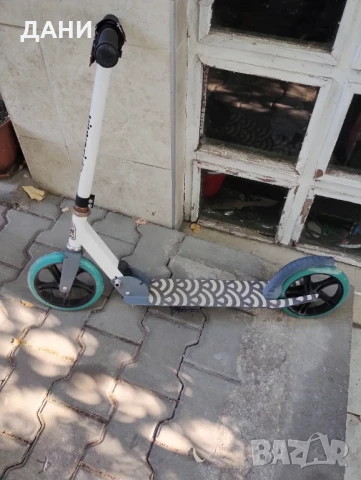 Тротинетка в перфектно състояние, снимка 8 - Скутери и тротинетки - 51035945