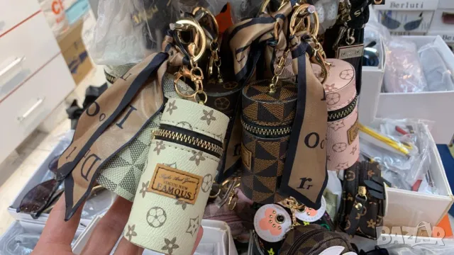 ключодържател loewe louis vuitton prada, снимка 3 - Други - 50416880