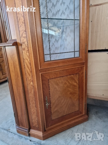 Масивна Ъглова Витрина с Осветление -внос от Германия! , снимка 4 - Секции и витрини - 51766357