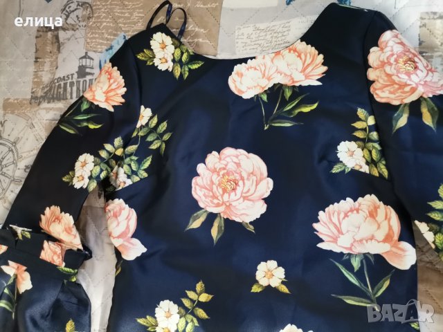 Рокля нова на цветя с интересен гръб