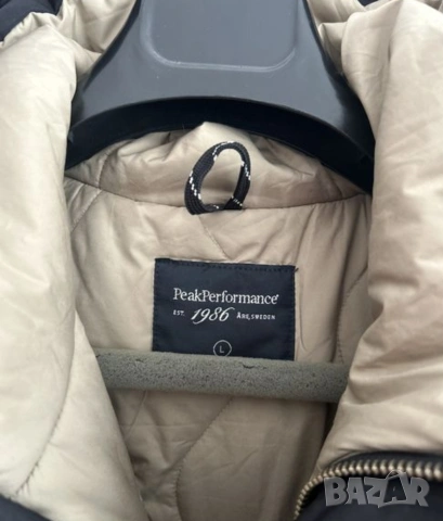 мъжко зимно яке с качулка Peak Performance L, снимка 2 - Якета - 53016306