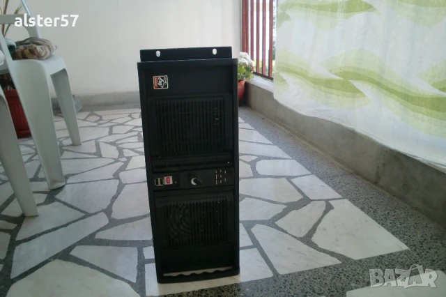 Голяма компютърна кутия, снимка 5 - Работни компютри - 50575443