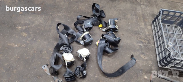 Колани предни задни Vw Touran 7 места - 50лв, снимка 2 - Части - 51274486