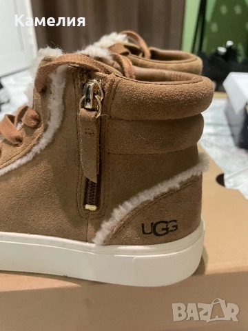 Оригинални обувки UGG, снимка 2 - Кецове - 52719600