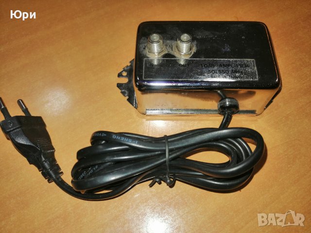 Продавам тайвански антенен усилвател 10Db 50-550Mhz, снимка 1