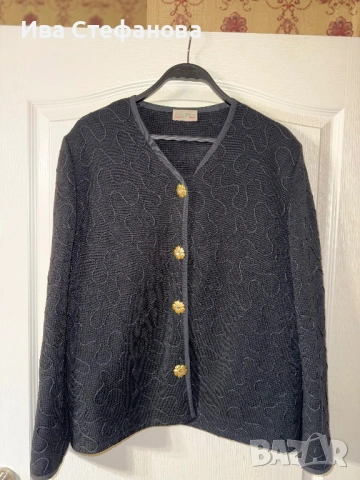 Лукзозно ново сако тип жилетка Франция Париж вълна черно елегантно разкошни копчета , снимка 2 - Сака - 48091124