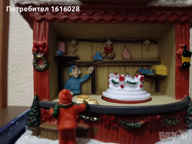Коледна LED и музикална сцена Магазин за сладкиши с 8 мелодии,светлени и въртяща се торта., снимка 12 - Декорация за дома - 48436723