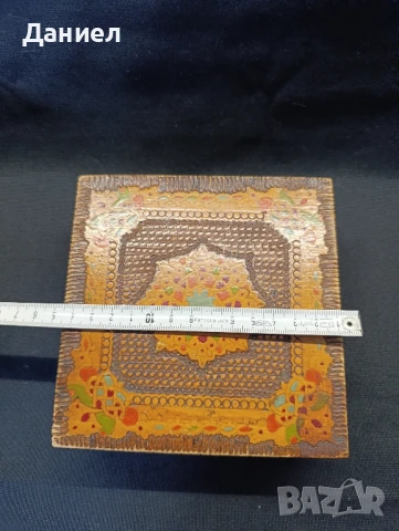 Пирографирана кутия за бижута, снимка 4 - Антикварни и старинни предмети - 51312060