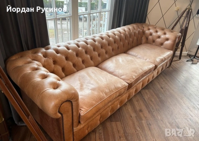 Оригинален Chesterfield кожен диван + табуретка - маса – 4 местен, снимка 2 - Дивани и мека мебел - 53479574
