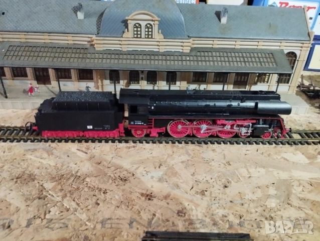 Парен локомотив Piko BR01⁵ + три вагона HO 1/87, снимка 9 - Колекции - 53459230