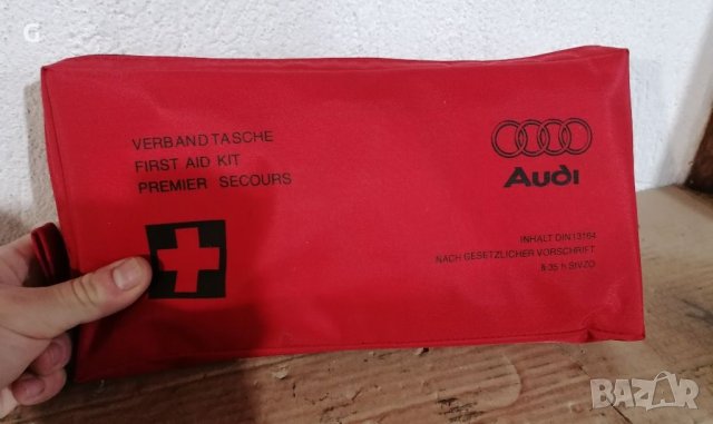Audi A4 B6 Аптечка , снимка 3 - Части - 40375574