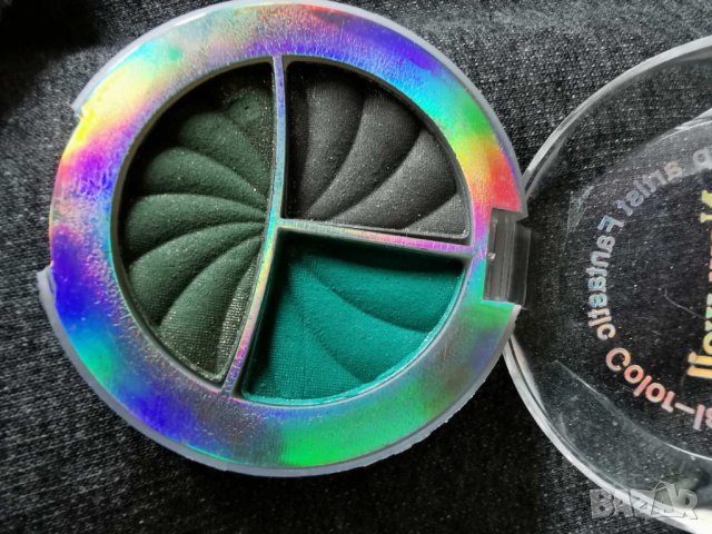 Сенки минимално пробвани от единствения им собственик, снимка 1