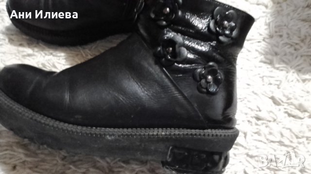 Черни дамски боти естествена кожа и лак с цветенца, снимка 2 - Дамски боти - 39363758