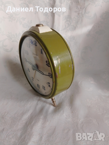 Стар Руски Механичен Будилник -Янтар -. СССР. - Работи и Звъни, снимка 2 - Колекции - 44878534