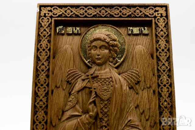 Позлатена релефна икона на архангел Михаил от масивен дъб, снимка 6 - Икони - 53224100