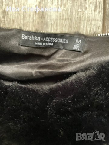 Нов рошав черен клъч чанта Bershka, снимка 10 - Чанти - 43712914