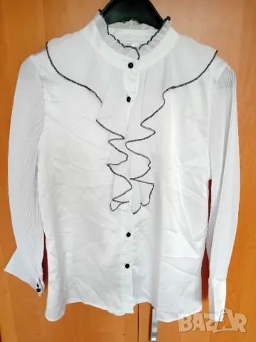 Бяла сатенена риза жабо, снимка 2 - Ризи - 50427492