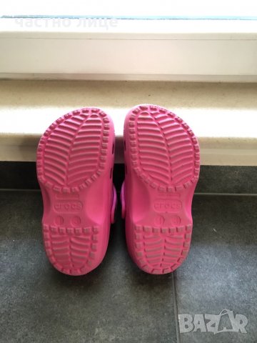 Продавам Crocs за момиче, снимка 5 - Детски сандали и чехли - 34718850