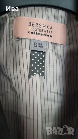 Черно сако Bershka S размер, снимка 4 - Сака - 44894953
