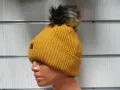 Нова зимна дамска шапка SilverStar в жълт цвят с пух/помпон, снимка 5