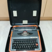 Пишеща машина Hebros 1300F, снимка 1 - Други ценни предмети - 44032498
