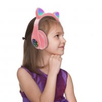 2022 RGB Безжични Слушалки Котешки Уши Bluetooth Хит Подарък, снимка 4 - Безжични слушалки - 35214280
