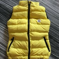 Дамски елек Moncler жълт, снимка 1 - Елеци - 27023966