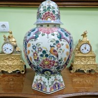 Огромна изящна много красива антикварна холандска порцеланова урна купа ваза  DELFT , снимка 1 - Антикварни и старинни предмети - 43762427