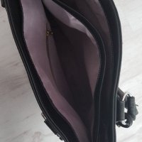 Нова,черна дамска чанта с две отделения с цип , снимка 3 - Чанти - 35448807