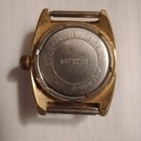 позлатен часовник Заря 22 камъка, снимка 3 - Антикварни и старинни предмети - 43650914