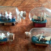 Сувенирен кораб - макет в стъклена бутилка на декоративна дървена поставка, снимка 3 - Колекции - 28754325