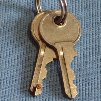Две малки ключета за катинар за КОЛЕКЦИЯ ДЕКОРАЦИЯ АРТ ИНСТАЛАЦИЯ 40943, снимка 2 - Колекции - 44872539