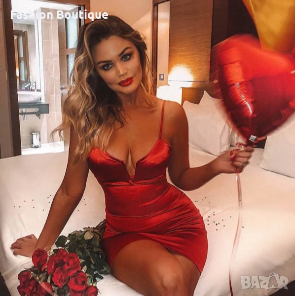  Червена сатенена рокля , снимка 1