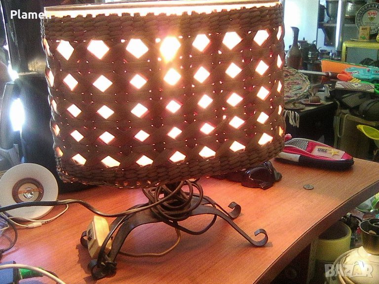 Стара ковано желязо лампа с абажур от папрат, снимка 1