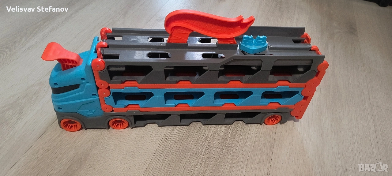 продавам детска играчка камионче което става на път за колички , снимка 1